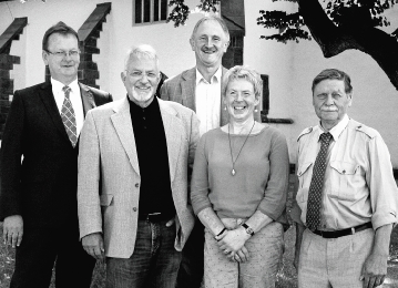 Hartmut Demann, Gnther Kelter, Joachim Stnkel, Mechthild Falke und Ludolf von Dassel (von links) haben die Eckpunkte des Dasseler CDU-Wahlprogramms vorgestellt. Foto: Kondziella